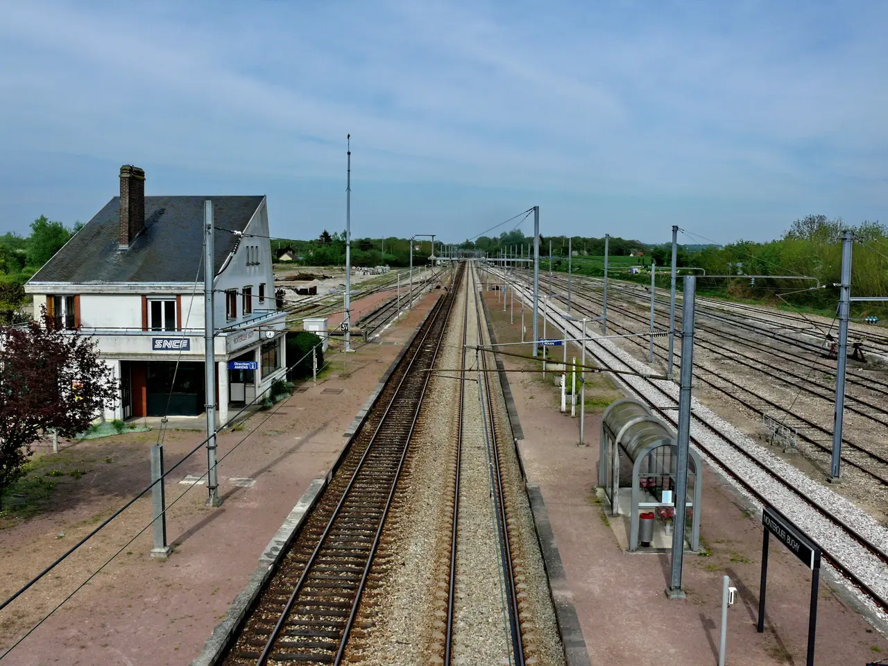 File:Gare de Montérolier-Buchy - Intérieur.jpg