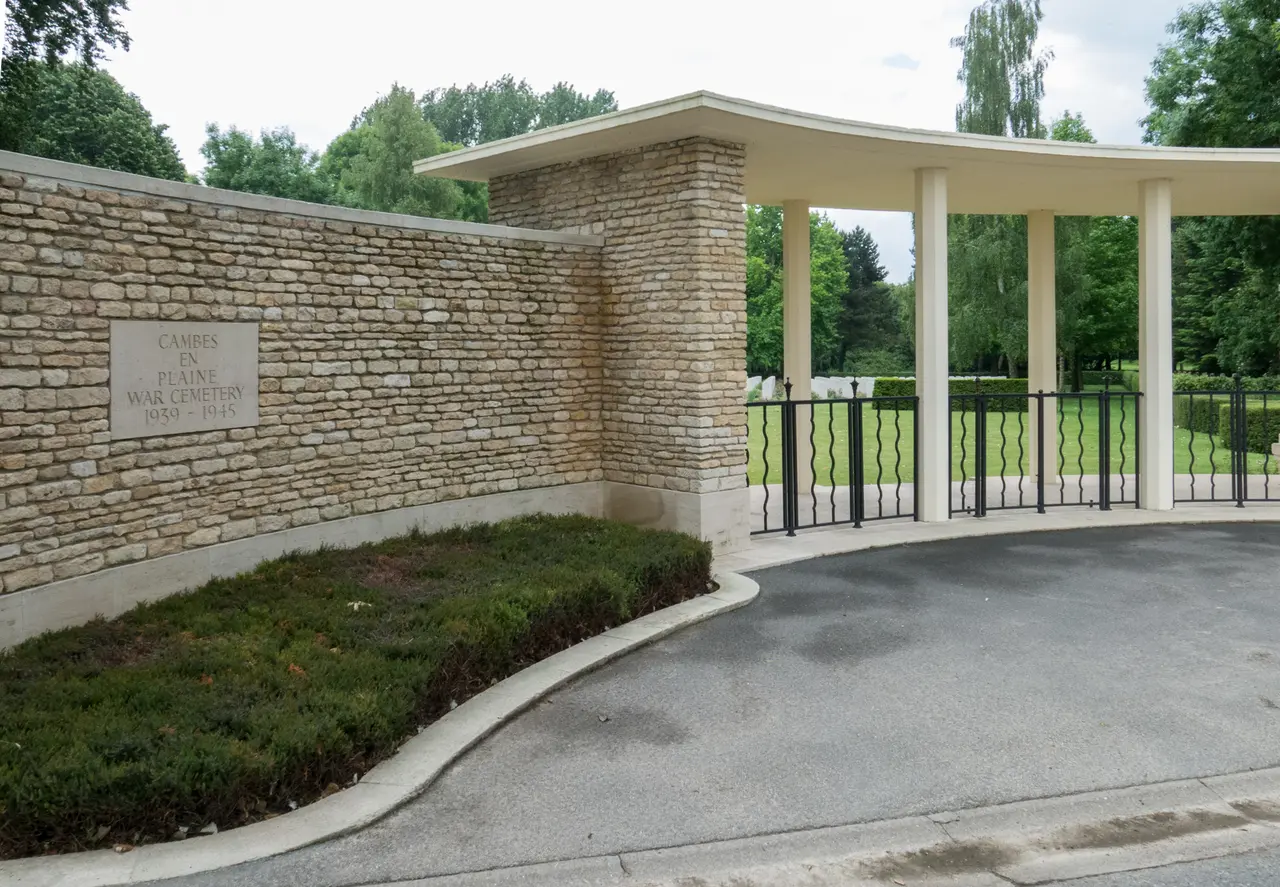Cambes-En-Plaine War Cemetery -1