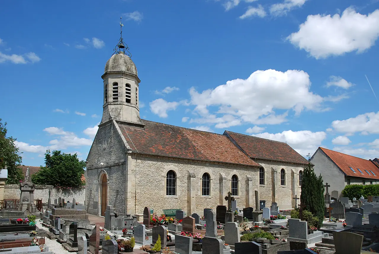 Église Saint-Martin de Cormelles-le-Royal. Vue sud-ouest