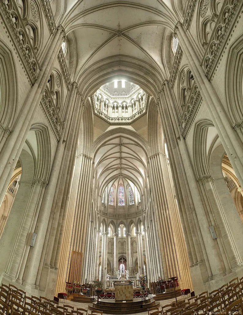 File:Cathedrale de Coutances bordercropped.jpg