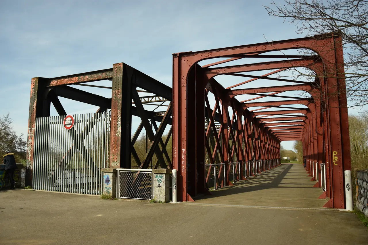 Pont ferroviaire de Fleury-sur-Orne avril 2018