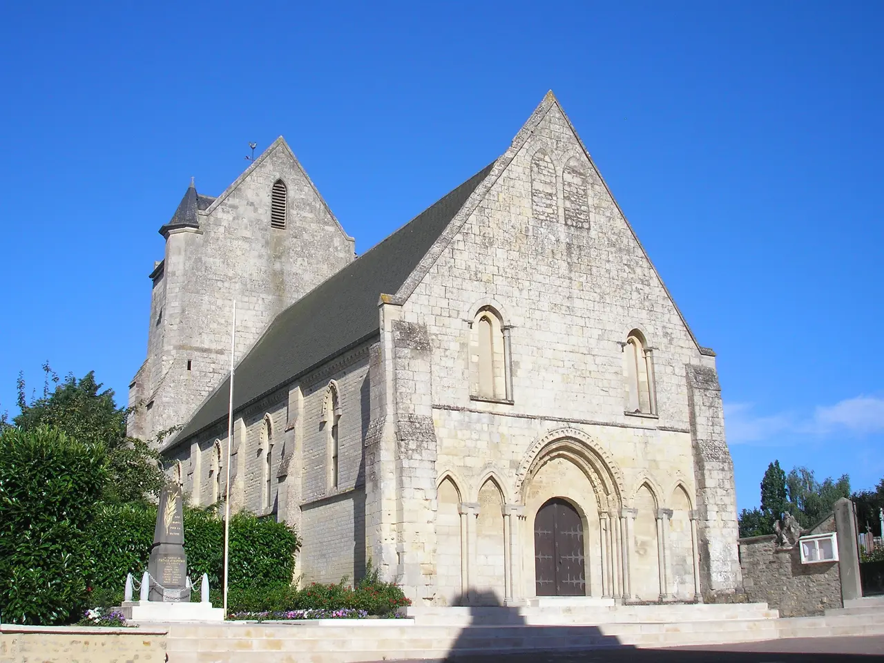 FranceNormandieFontaineEtoupefourEglise