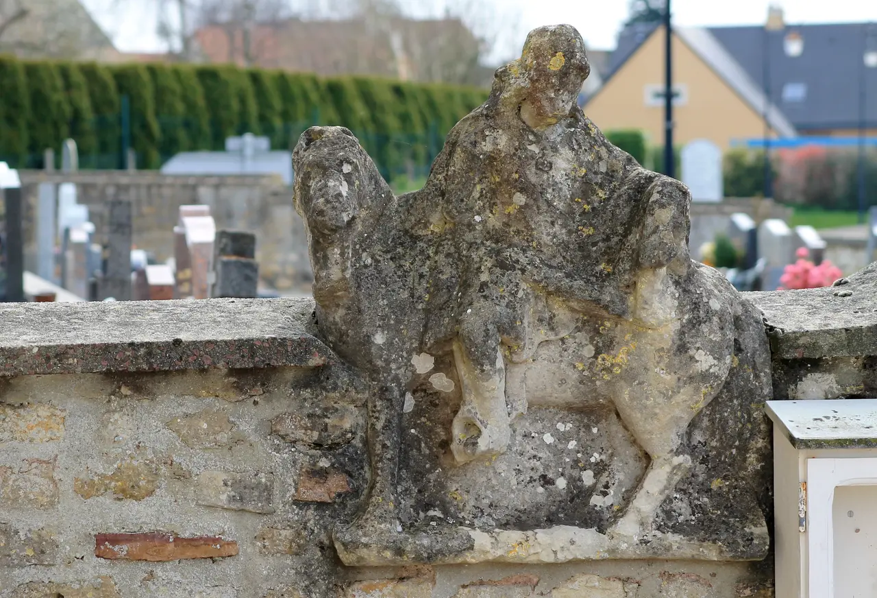 File:Fontaine-Étoupefour église Saint-Pierre charité saint Martin.JPG