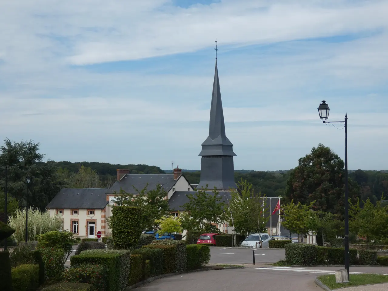 Eglise Saint-Aubin-sur-Gaillon village 2023-09 1