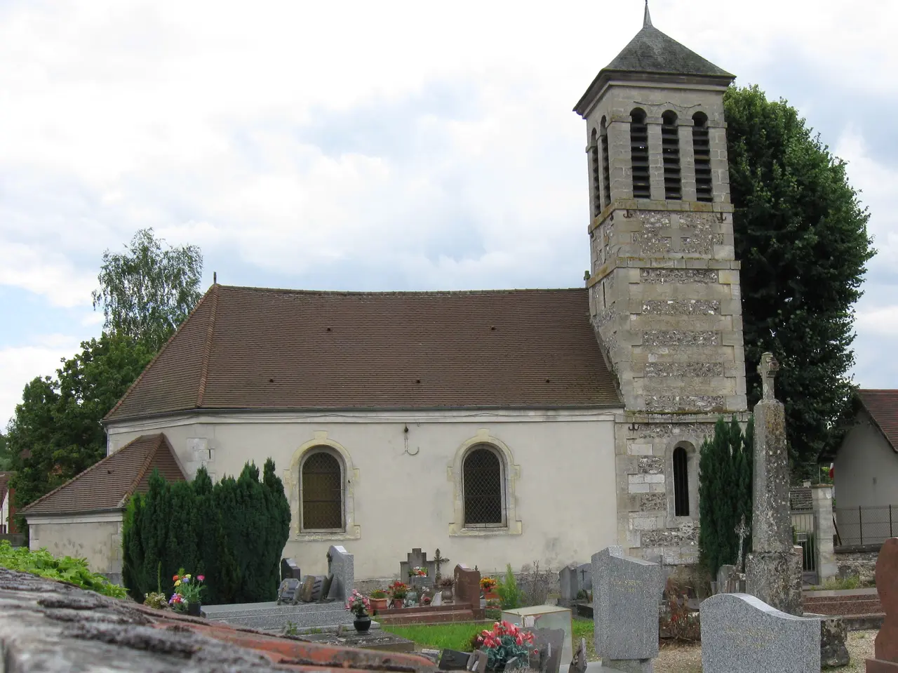 File:Sainte-Geneviève-lès-Gasny église.jpg