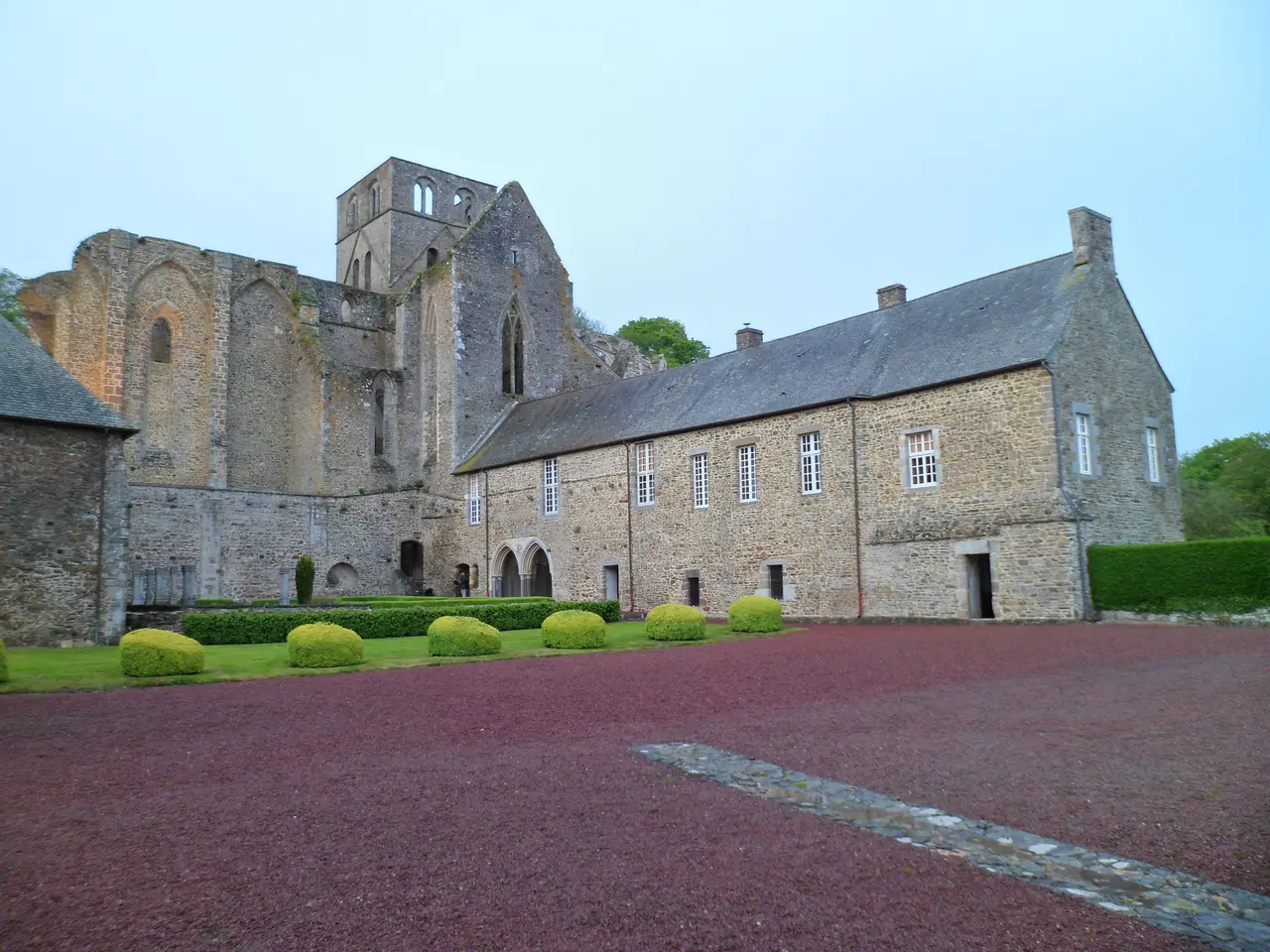 Abbaye de Hambye, Pierres en Lumières 2012 - Logis abbatial