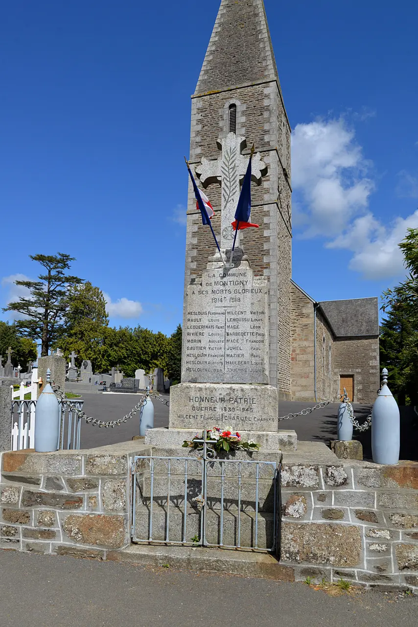 Monument aux morts de Montigny. (Isigny-le-Buat)