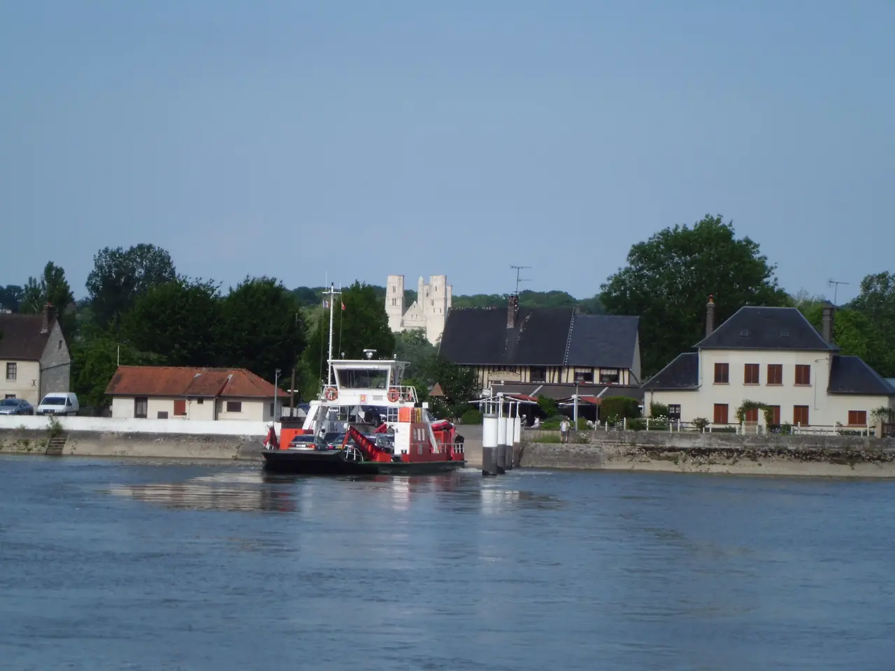 File:Bac de Jumièges (Seine-Maritime).JPG
