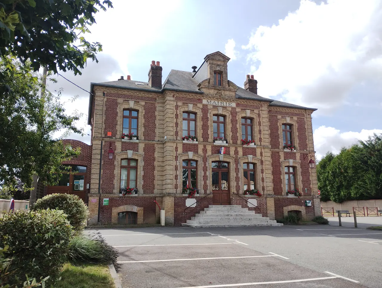Mairie de La Haye-Malherbe 2
