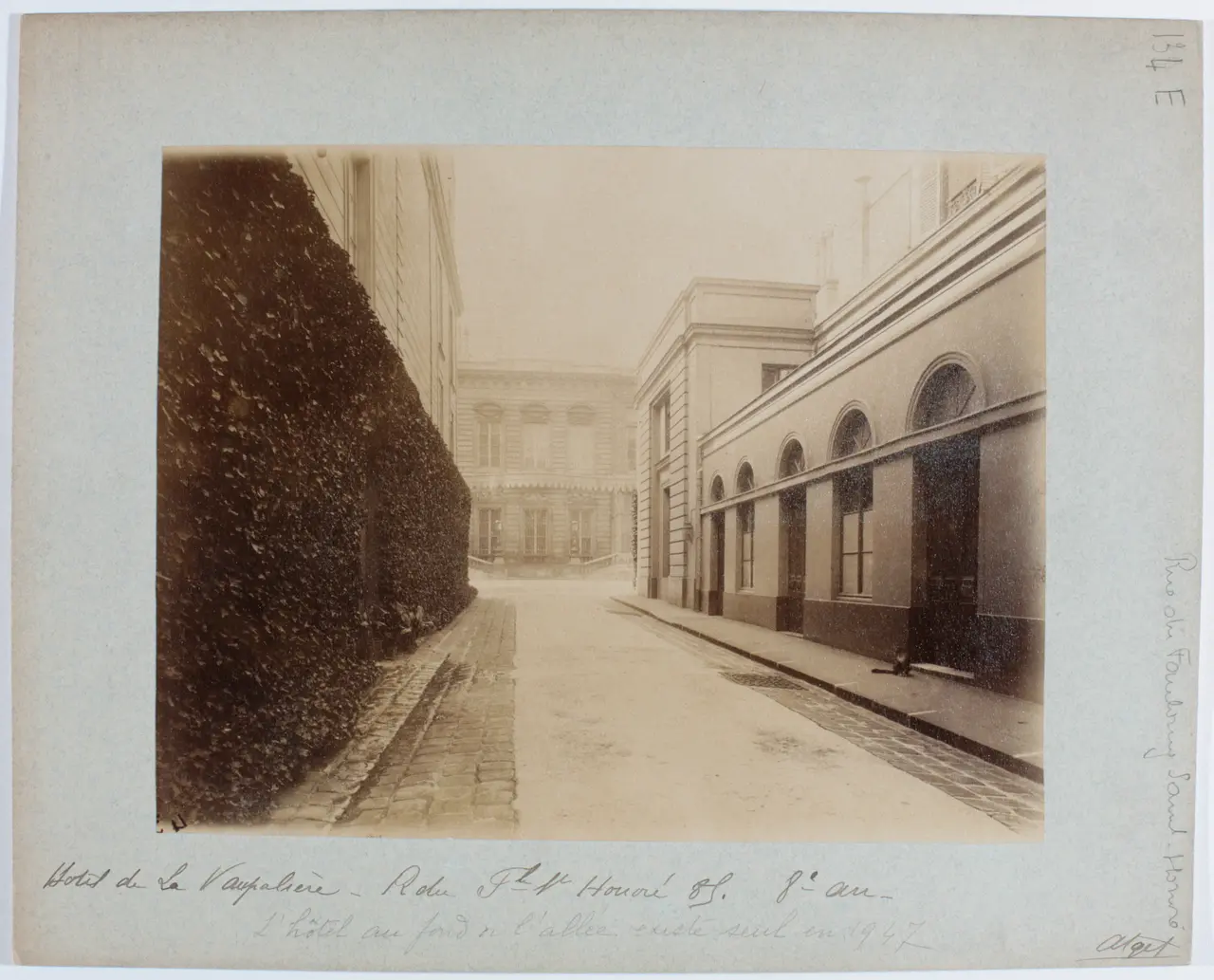 Façade sur rue, Hôtel de La Vaupalière, 85 rue du Faubourg-Saint-Honoré, 8ème arrondissement, Paris. PH13848