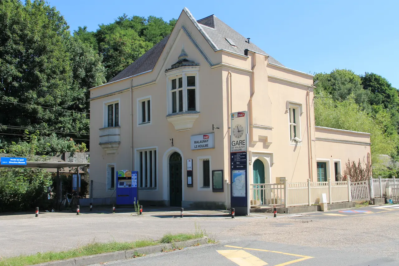 Gare de Malaunay-Le Houlme en août 2015