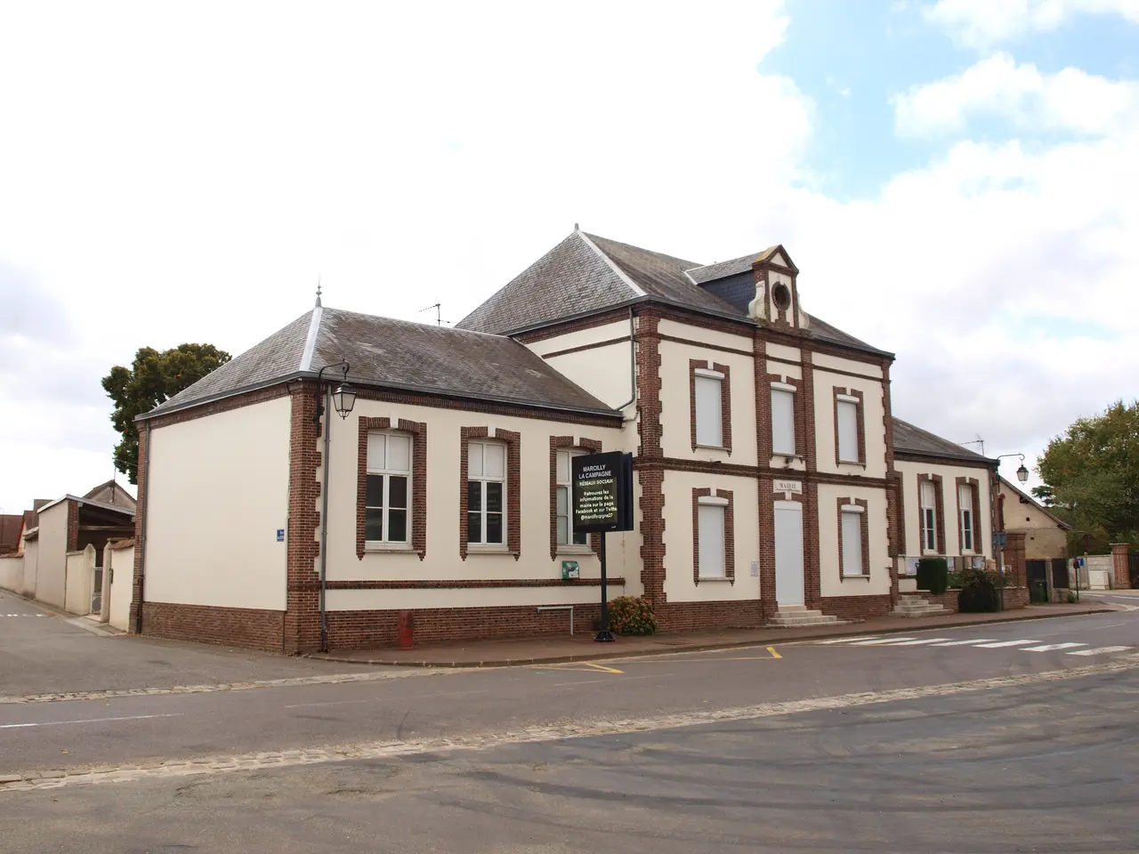 Marcilly-la-Campagne-FR-27-mairie-01
