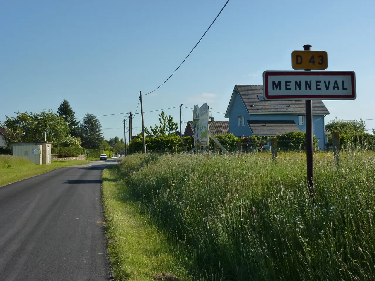Menneval (Eure, Fr) city limit sign
