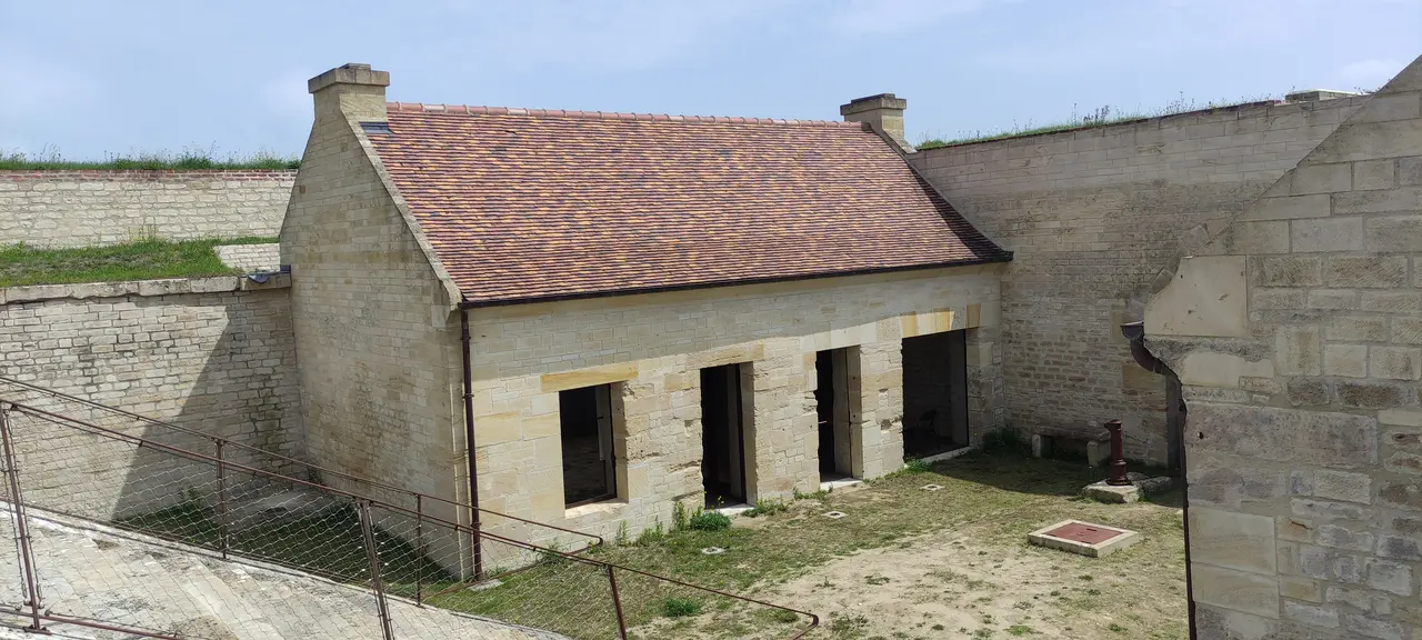 Merville-Franceville-Plage Redoute logements des gardes et des canonniers 2025-07-24