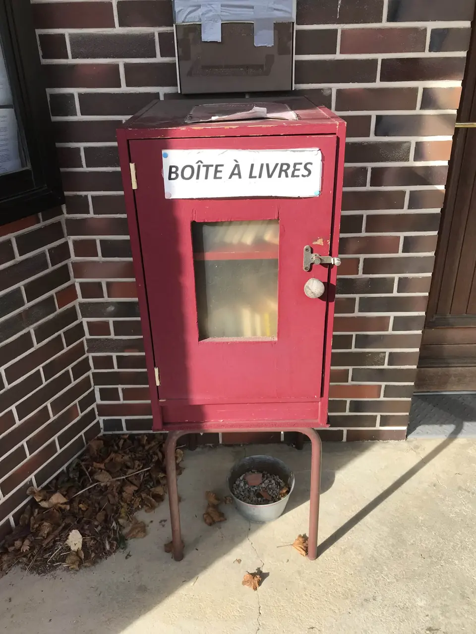Mesnils-sur-Iton - rue de l'orme - boîte à livres