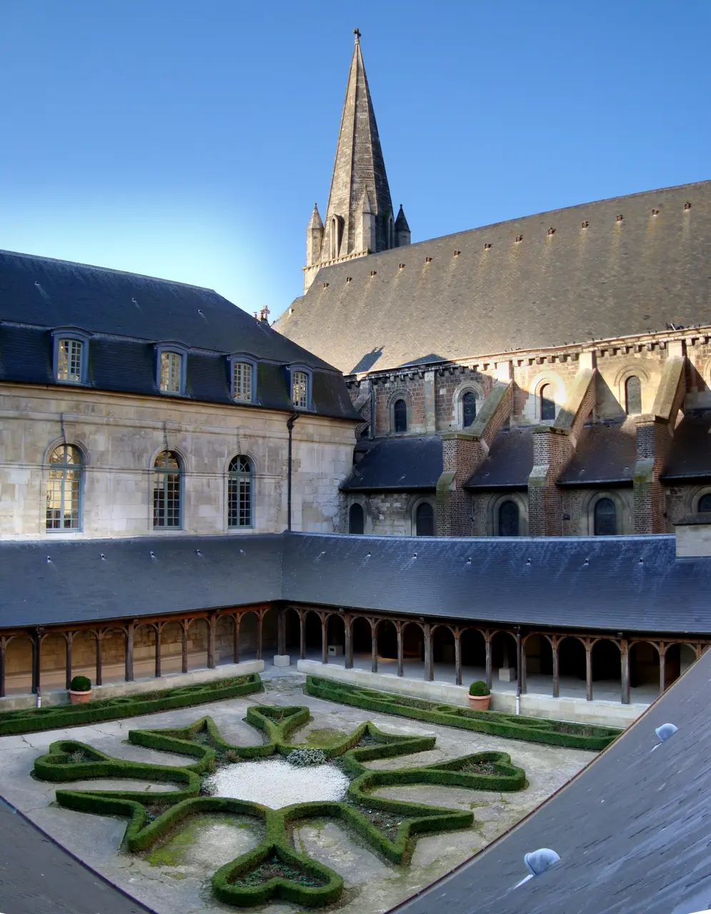 Montivilliers cloitre