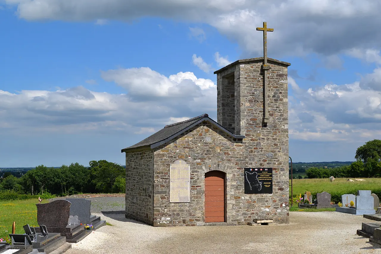 File:Chapelle Saint-Pierre de Pont-Hébert (Le Mesnil-Durand).jpg