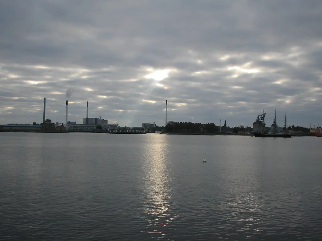 Copenhagen sunrise after Kulturnatten 2006 with 'rays'
