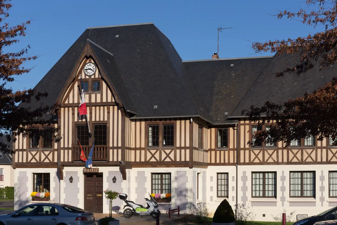 Saint-Arnoult 14 - mairie