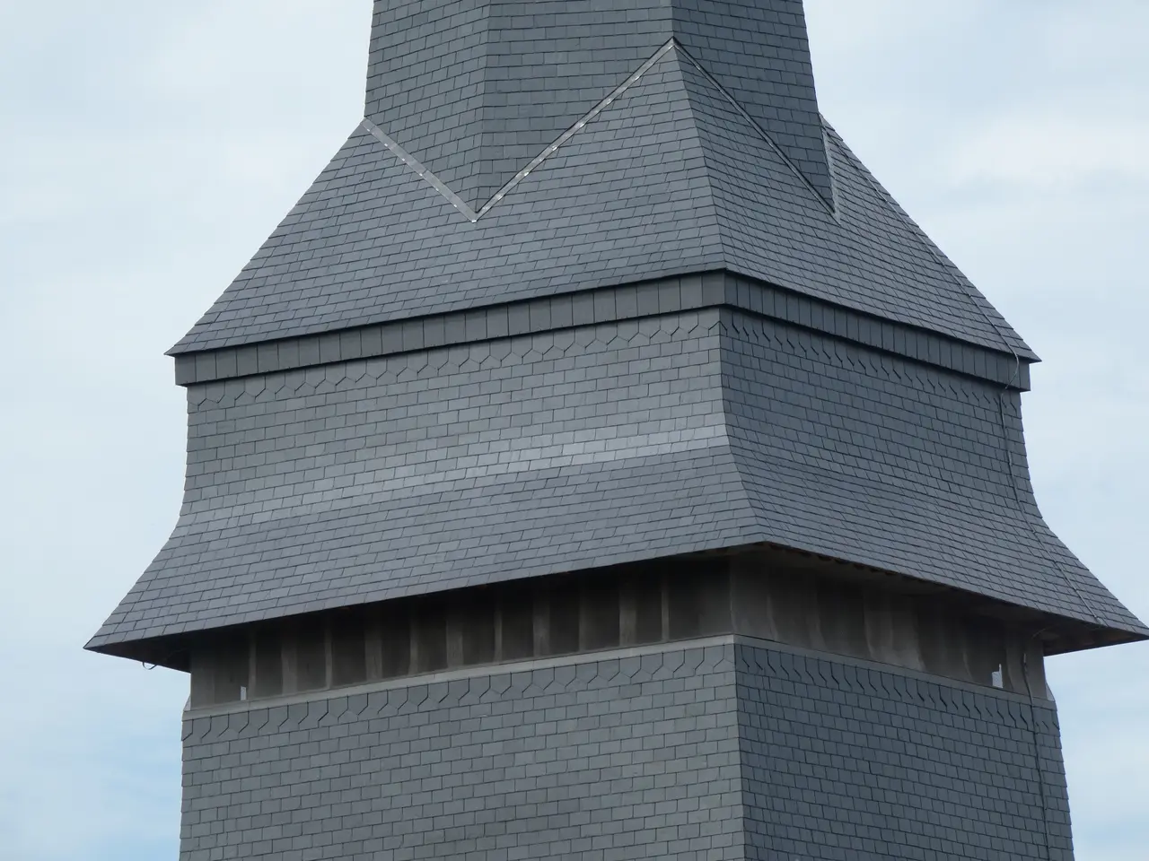 Eglise Saint-Aubin-sur-Gaillon details clocher 2023-09 3