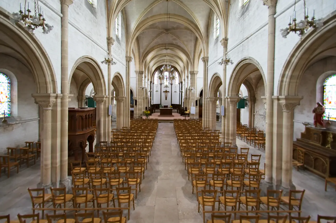 Intérieur de l’église Saint-Jacques rue de Verdun à Saint-Jacques-sur-Darnétal