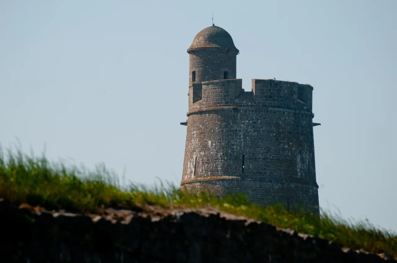 File:Normandy '10- Saint-Vaast-la-Hougue (4826934963).jpg