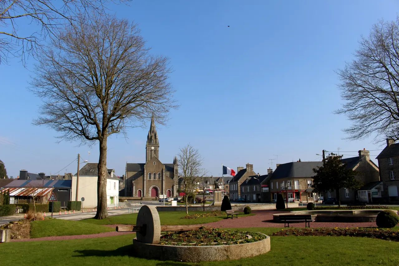 Sourdeval - Vue sur le bourg