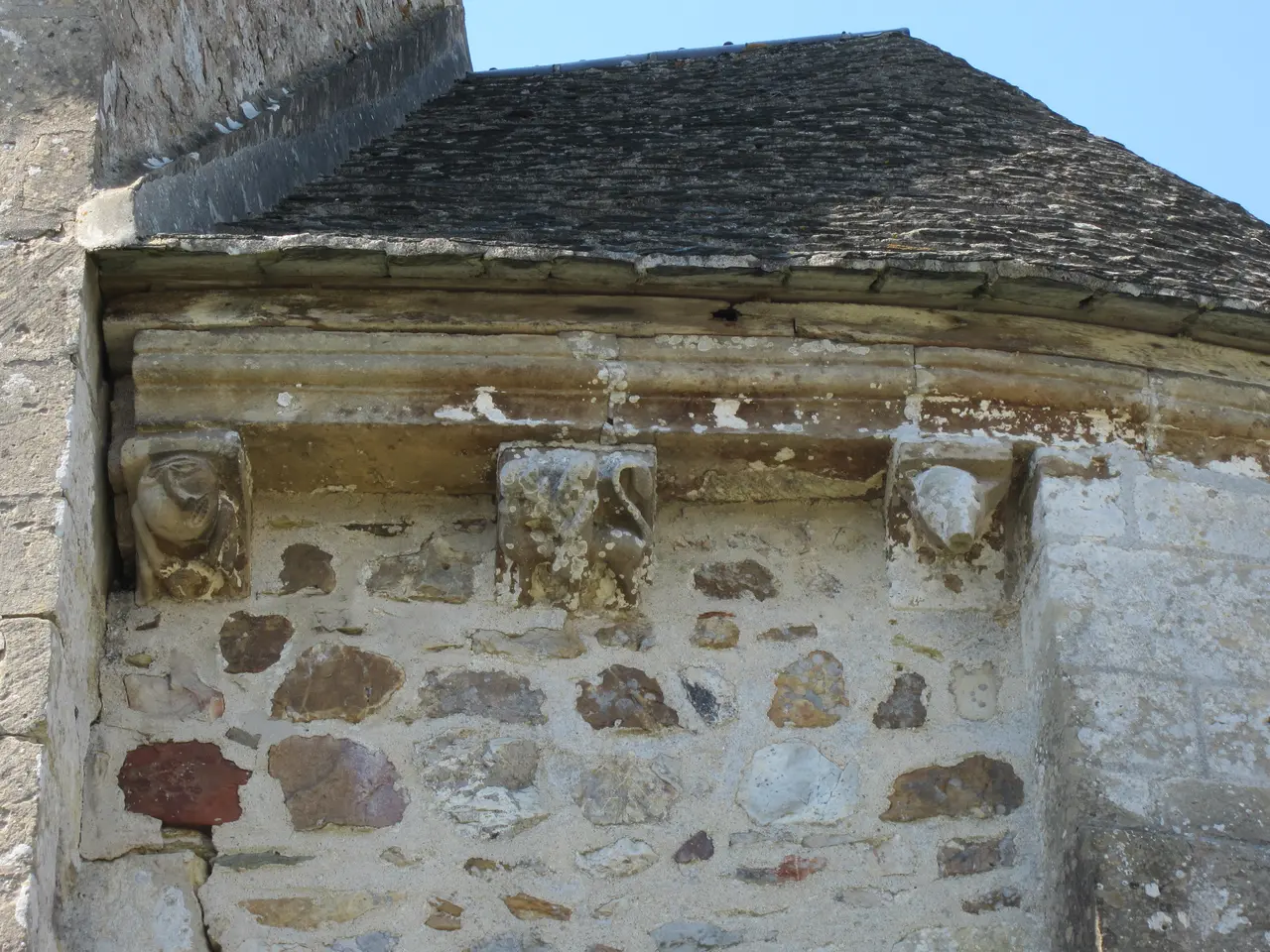 Église Saint-Martin de Tollevast - Modillons du Chevet