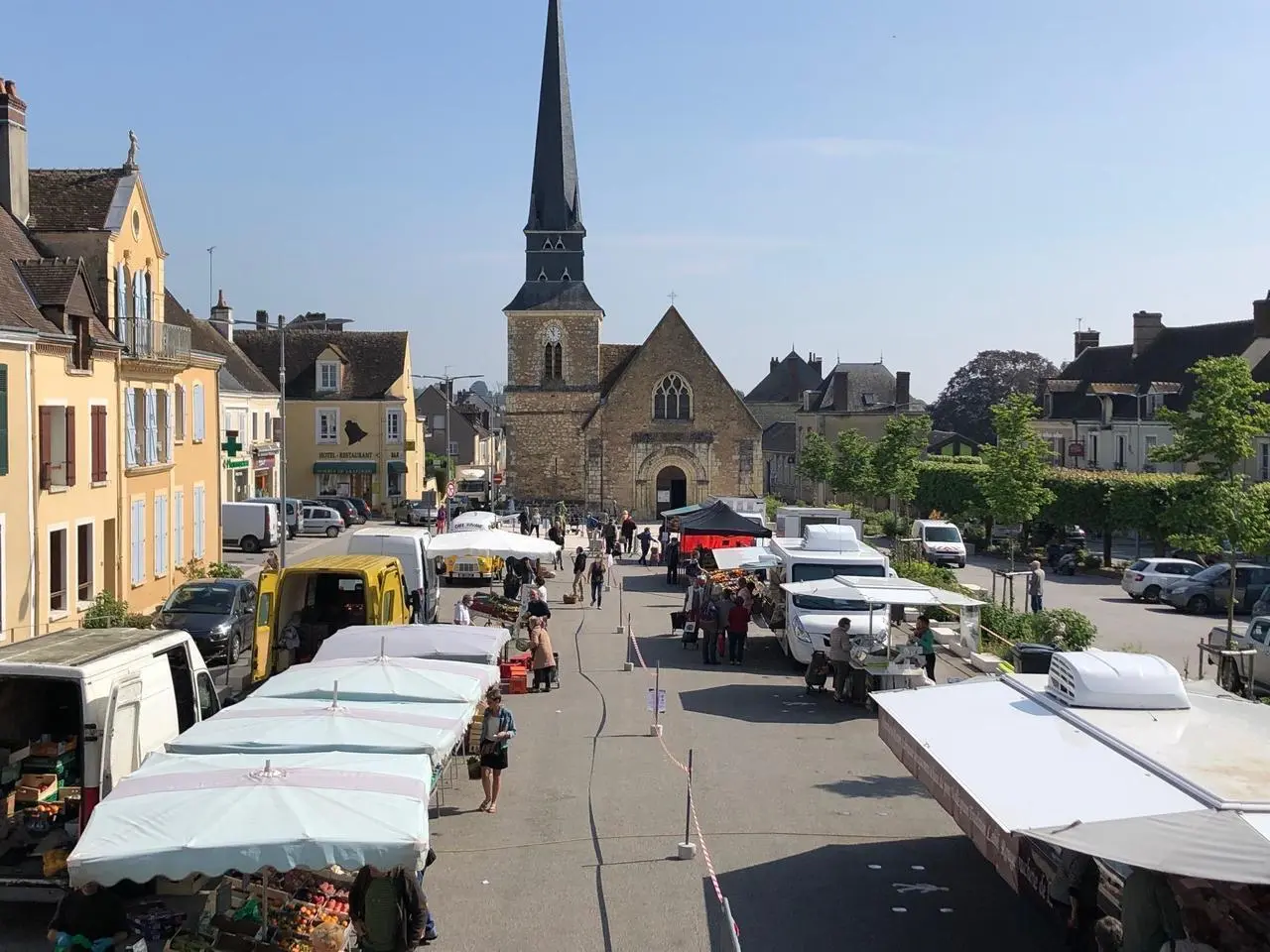 Place des Teilleuls à Val-au-Perche