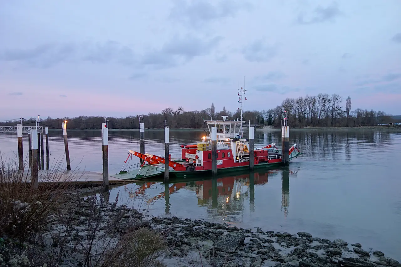 Yainville Heurteauville bac embarquement