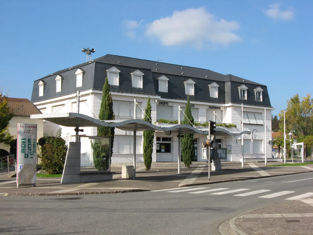 Artix mairie 001