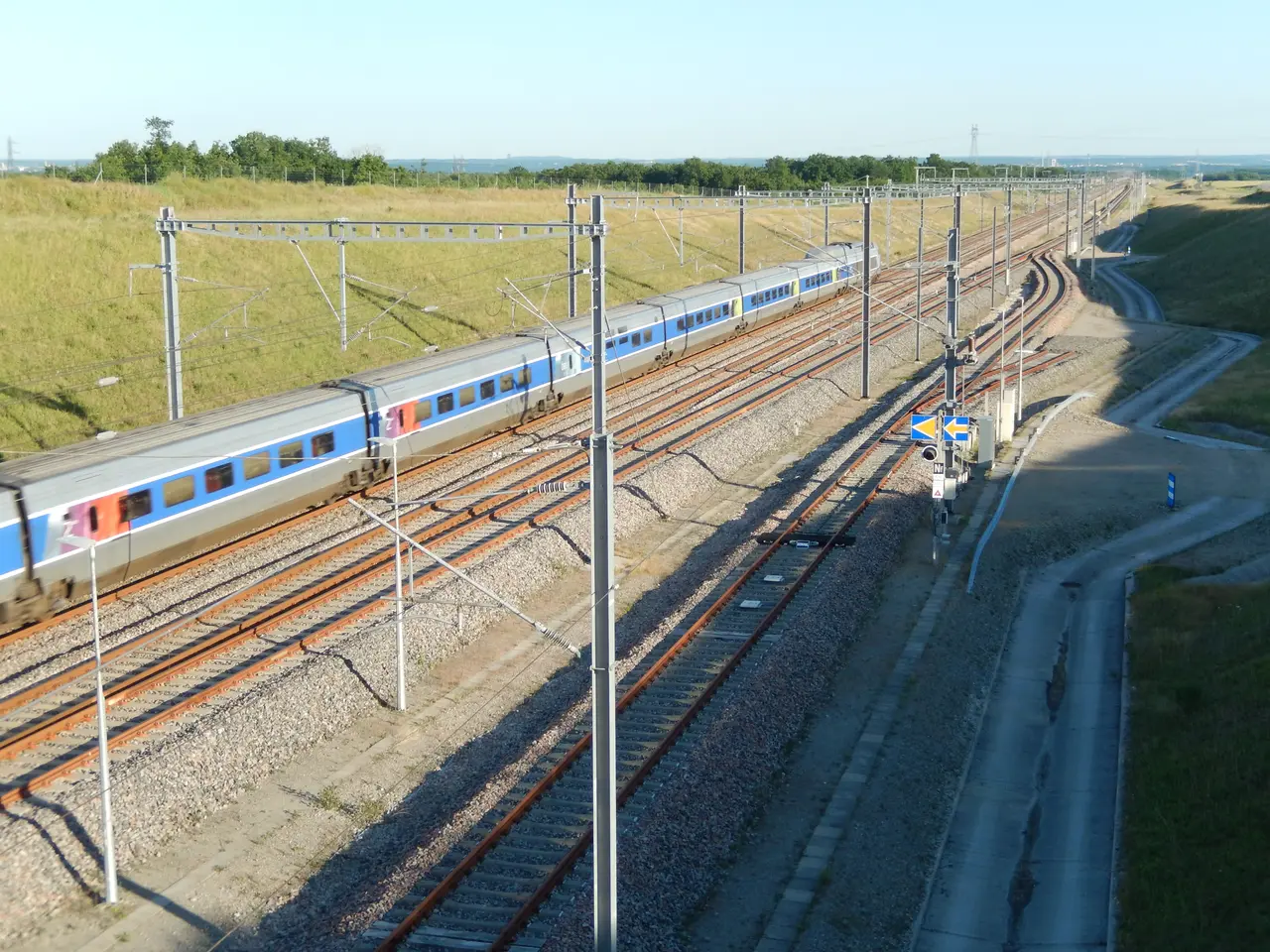 FR 16 Asnières sur Nouère - LGV SEA 01