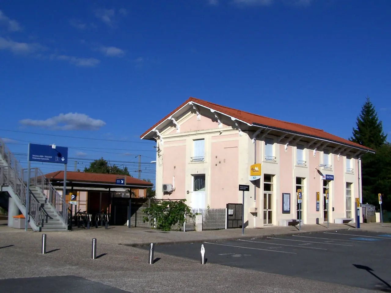 Beautiran Gare 01
