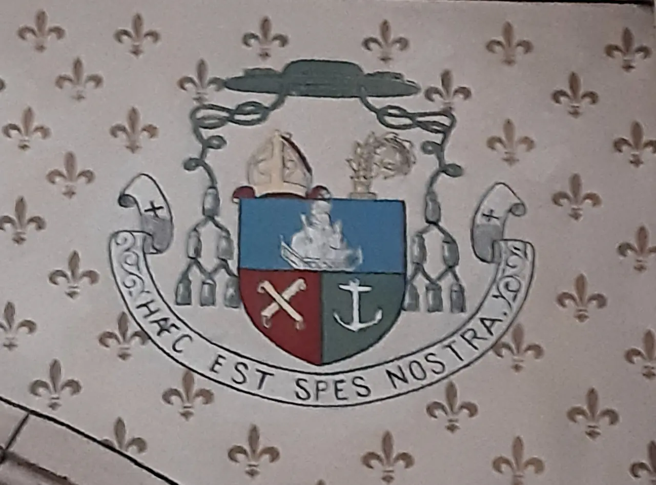 Église Saint-Jean-Baptiste de Benquet blason 1