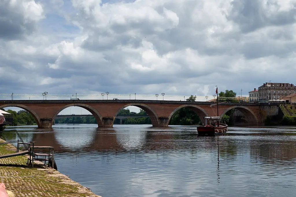 Bergerac, puente sobre La Dordogne