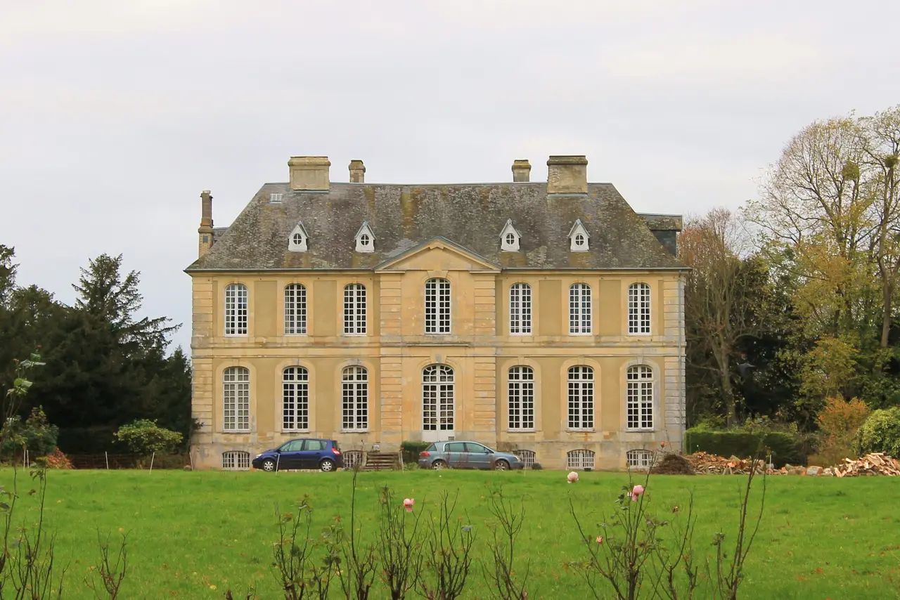 Monts-en-Bessin château