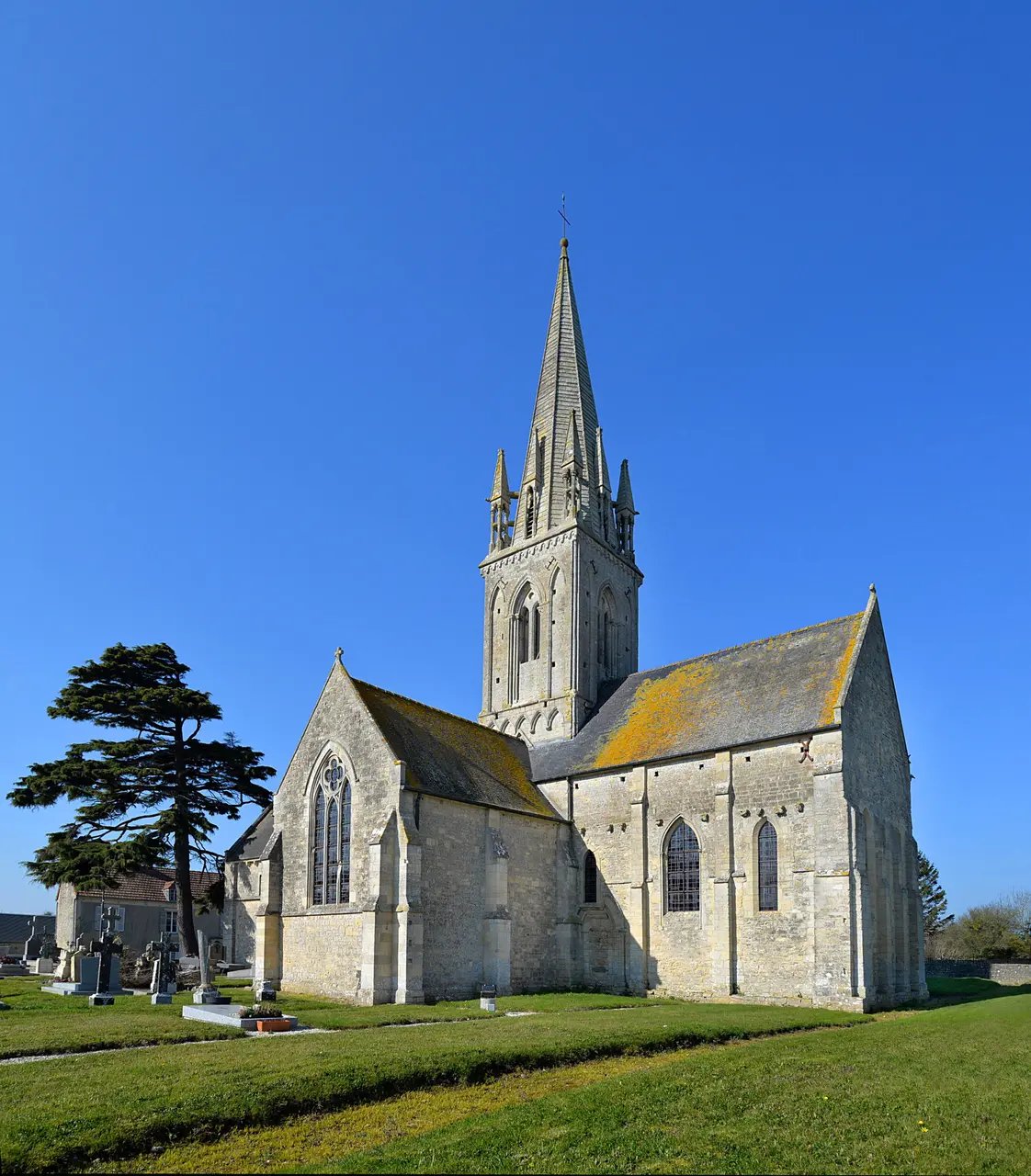 Église Saint-Vigor d'Asnières-en-Bessin. Vue sud-est