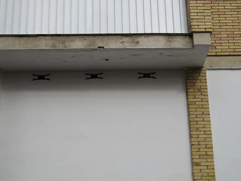 Borde balcon fisurado