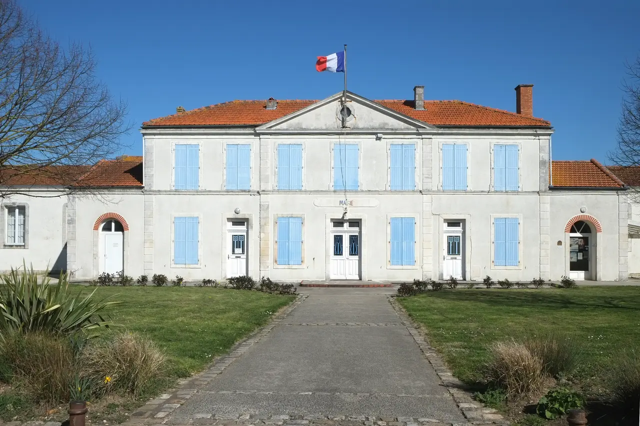 208 - Mairie - Breuil-Magné