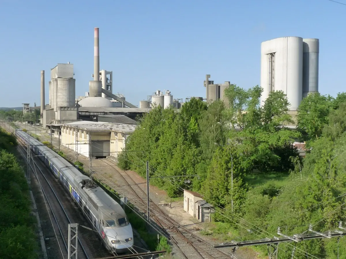 Lacouronne lafarge tgv