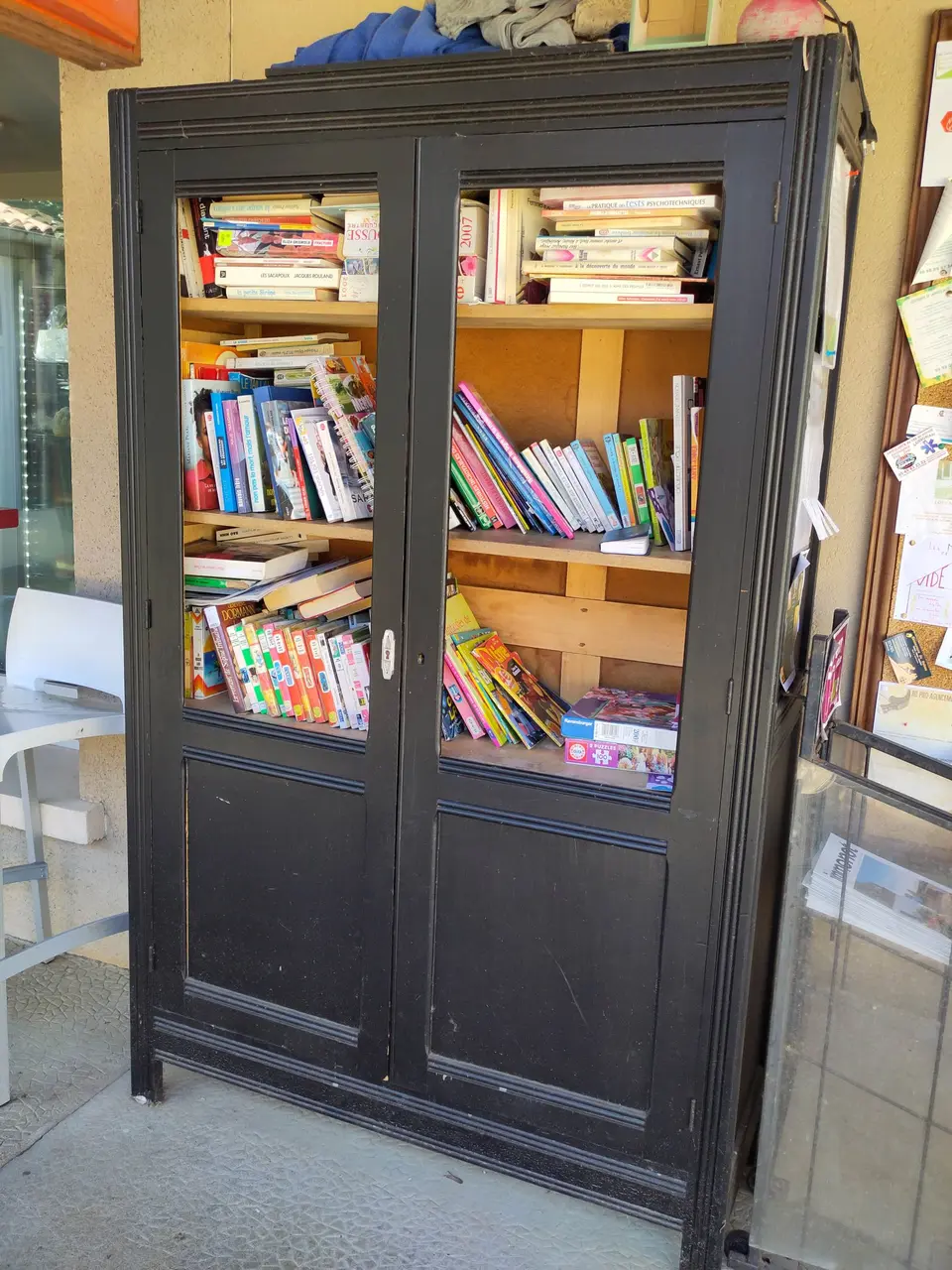 Celle-Lévescault - Grand Rue - boîte à livres