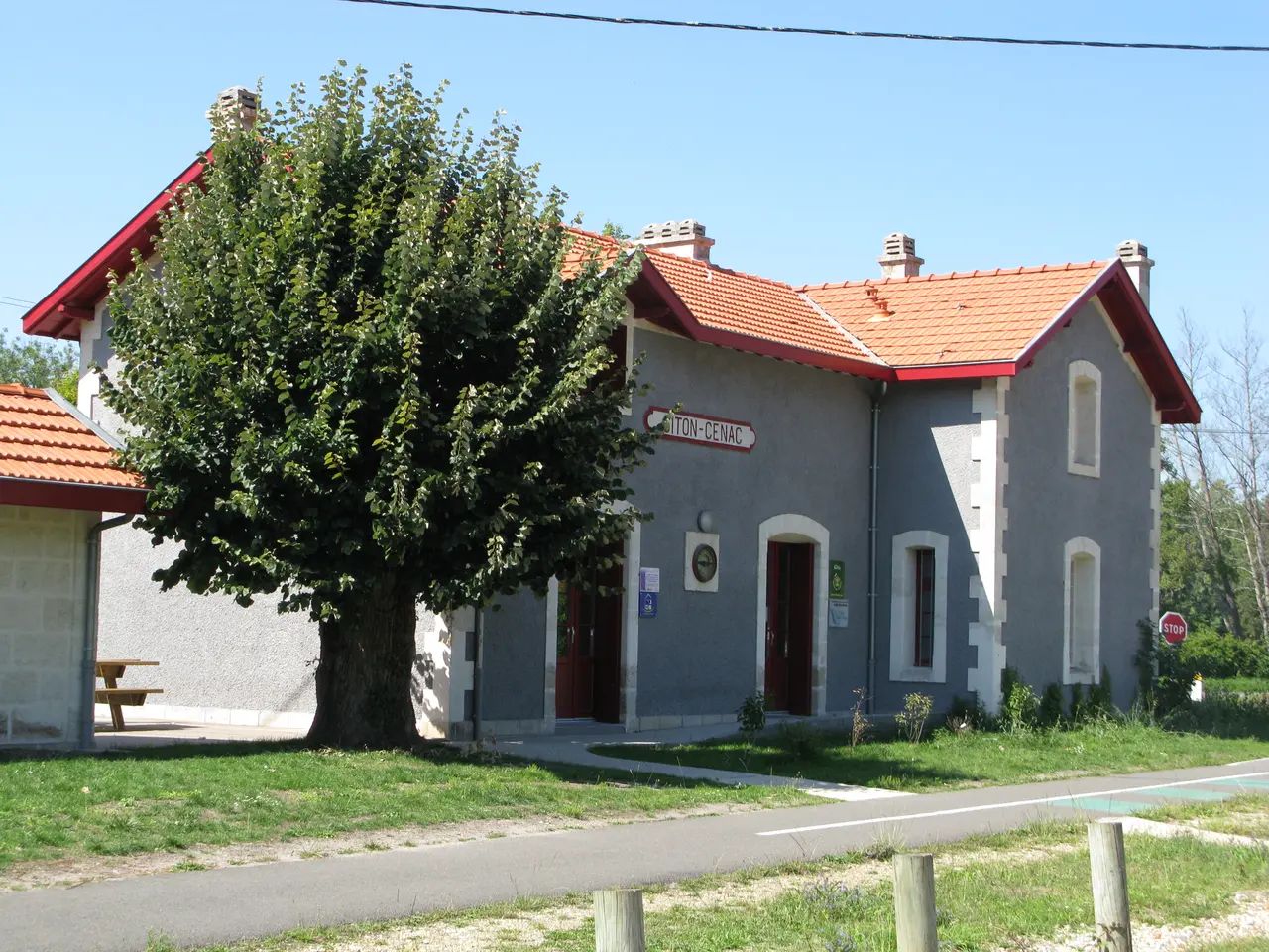 File:Ancienne gare de Citon-Cénac (2).jpg