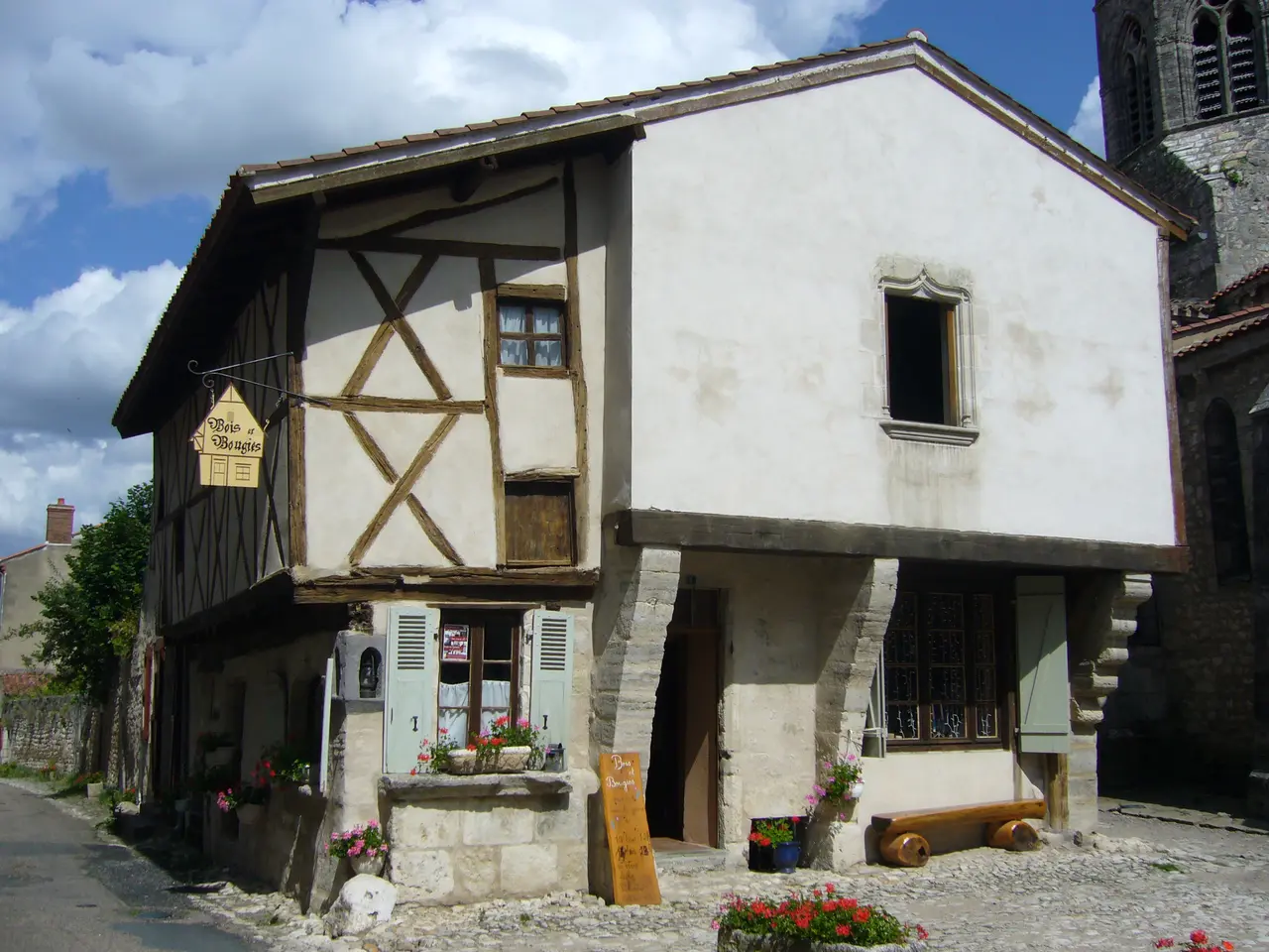 Maison à colombages de Charroux (03)