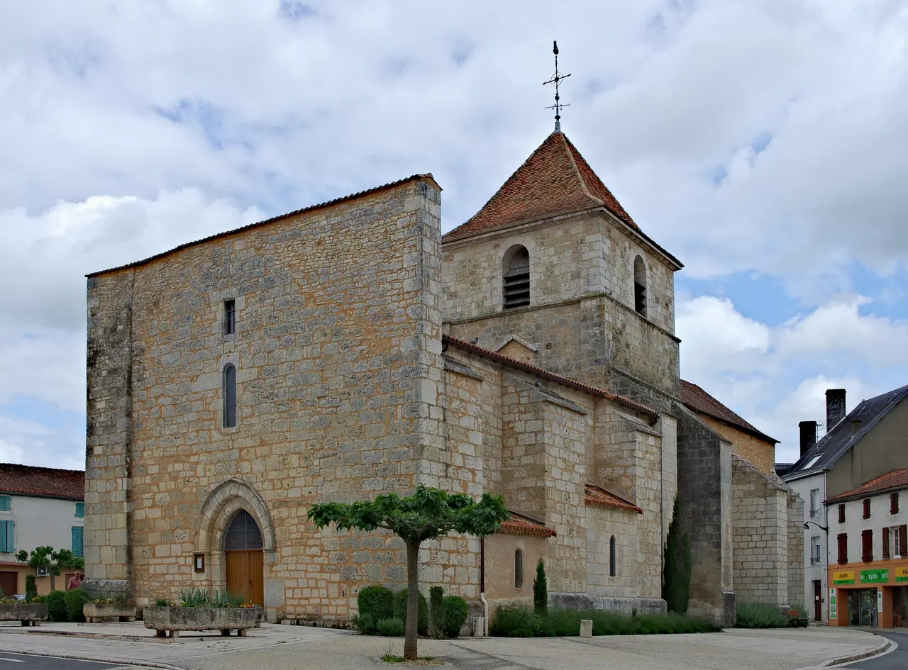 Chasseneuil-sur-Bonnieure 16 Église SW 2013