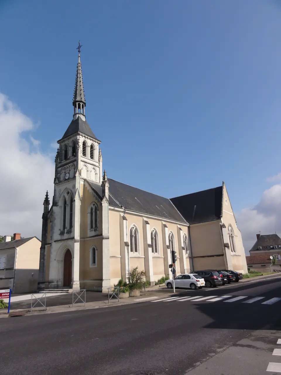 Dangé-Saint-Romain (Vienne) Église Saint-Pierre de Dangé