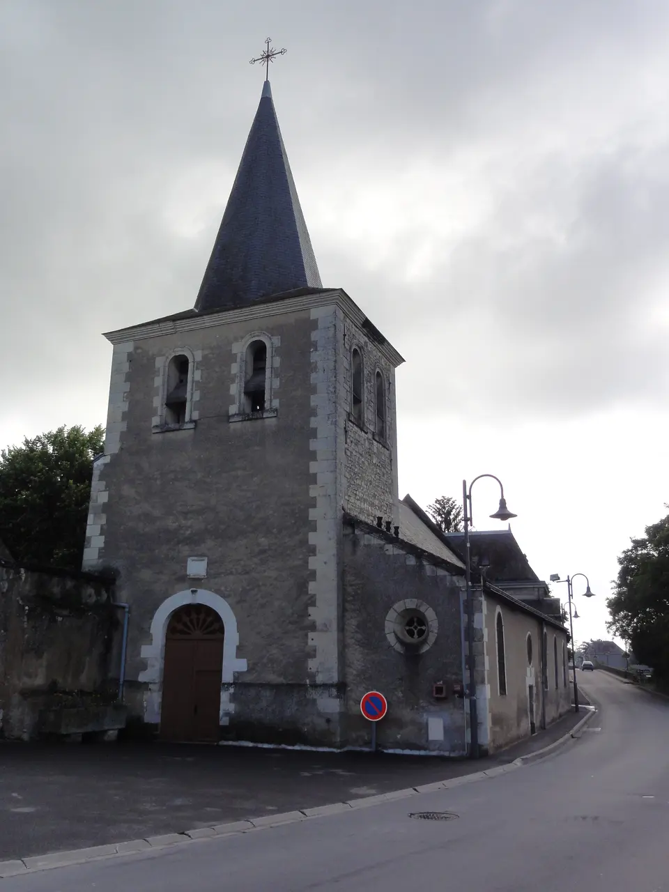 Dangé-Saint-Romain (Vienne) Église Saint-Romain de Saint-Romain
