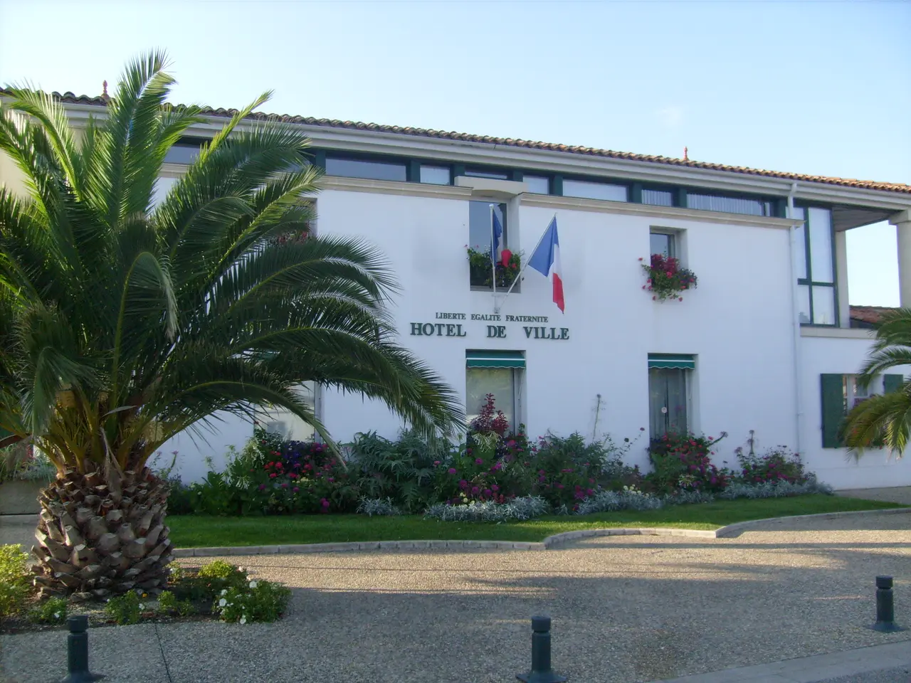 L'hôtel de ville de Dolus-d'Oléron - panoramio