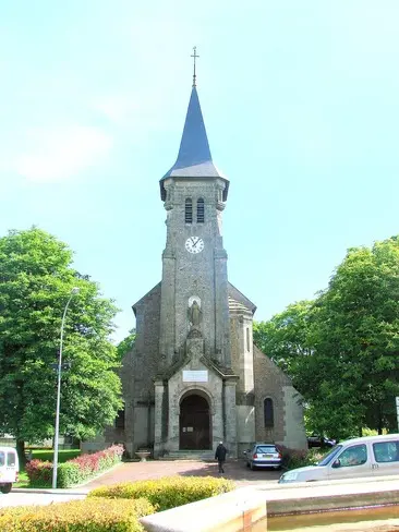 File:Eglise de Dun Le Palestel 23800 France, vue de face.jpg