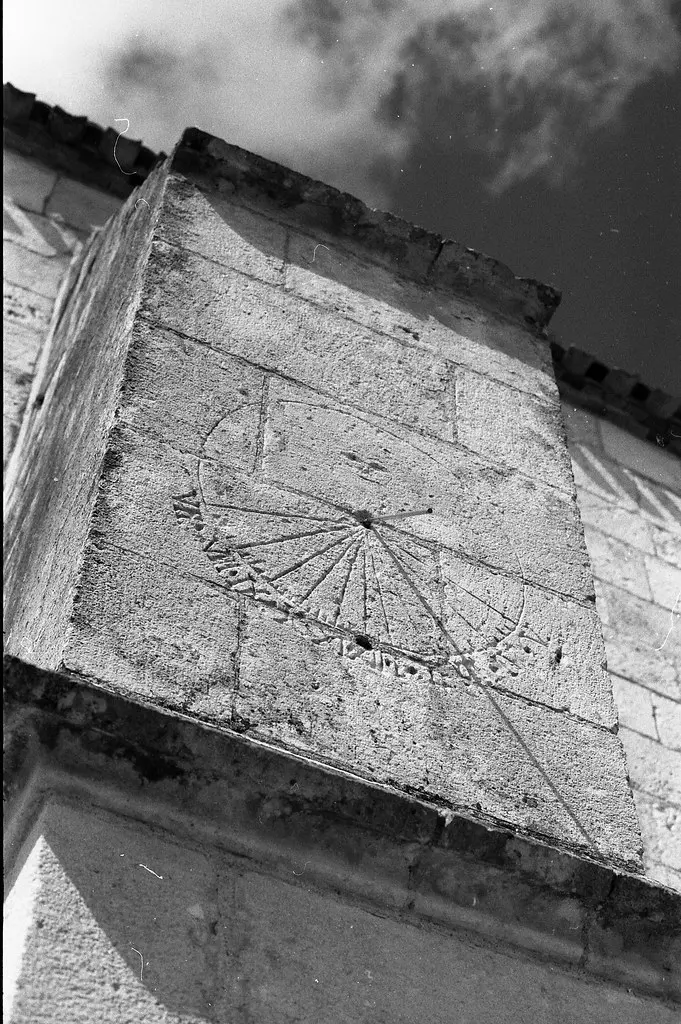 Cadran solaire - Eglise Échillais