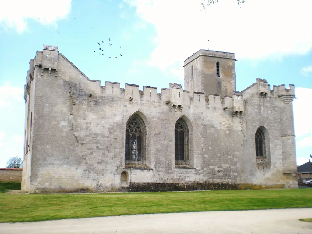 eglise fortifiée esnandes